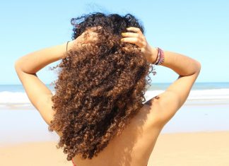 6 astuces pour protéger ses cheveux en été